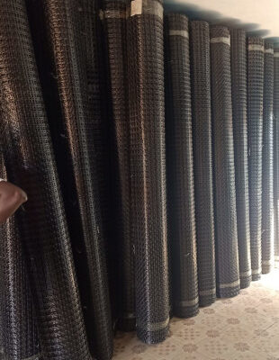 Geogrid fence