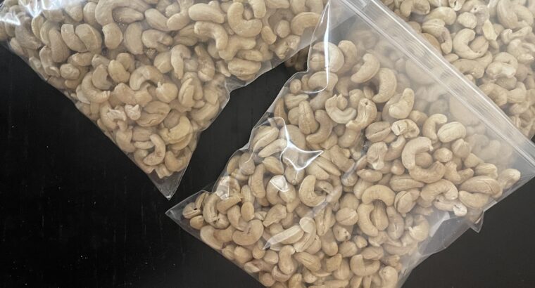 Whole raw Cashews